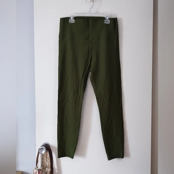 VUORI Dark Moss Green Inversion Rib Legging XL - Picture 5 of 8